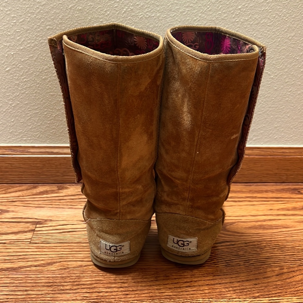 Ugg Button-Up Boot, Size Us 6 - image 2